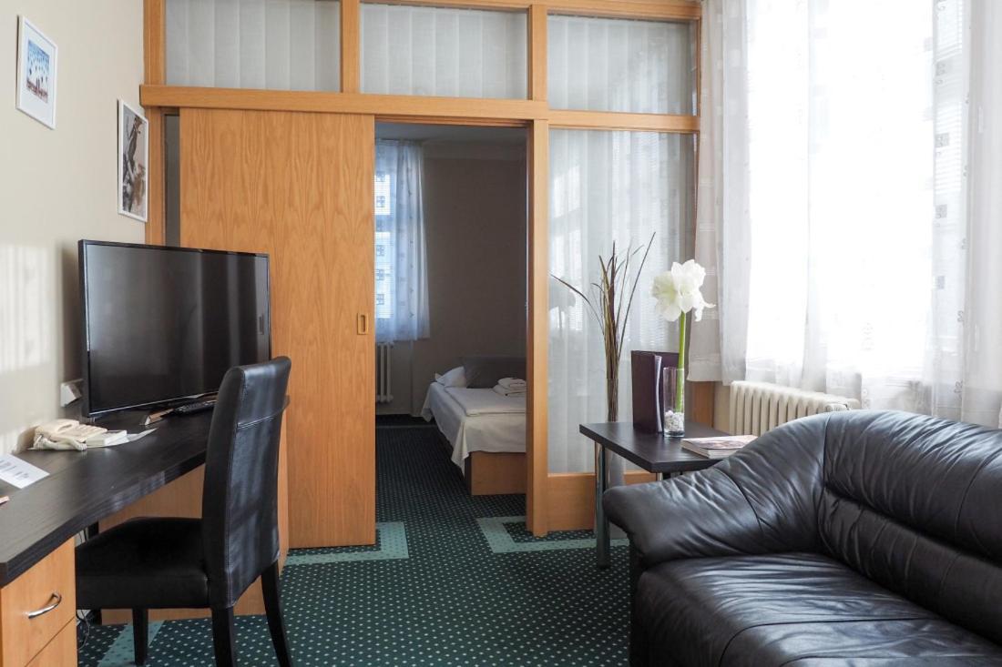 Hotel Vacek Pod Věží Hradec Králové Exterior foto