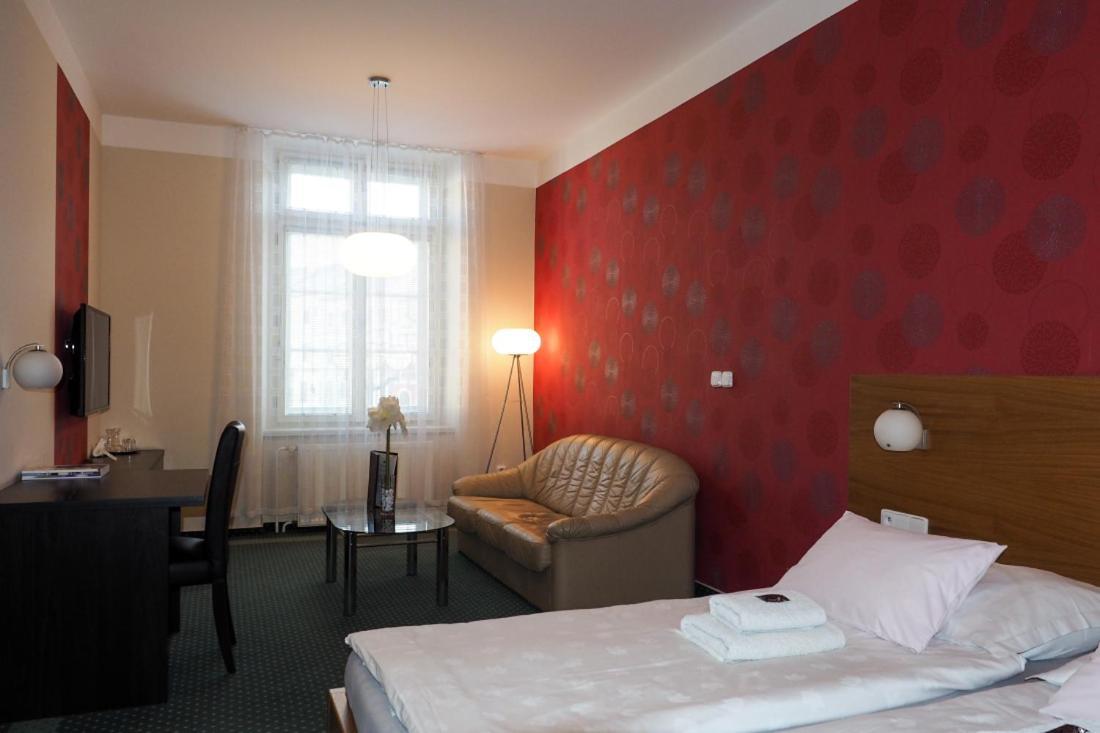 Hotel Vacek Pod Věží Hradec Králové Exterior foto