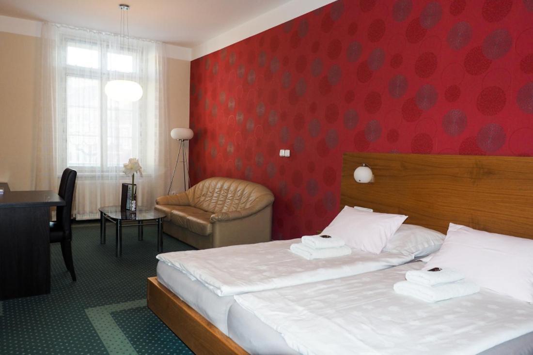 Hotel Vacek Pod Věží Hradec Králové Exterior foto